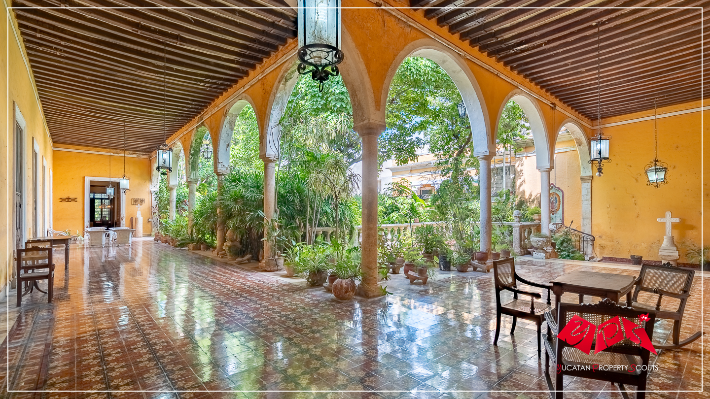 HACIENDA-STYLE COLONIAL HOME WITH GRAND FAÇADE IN PRIME SANTIAGO LOCATION (YPS-02-0220)
